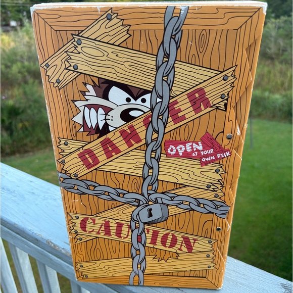 Vintage 1999 Tasmanian Devil Taz in Original Crate - Picture 2 of 10